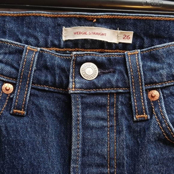 Levi Wedgie Straight Leg Jeans - Picture 1 of 7